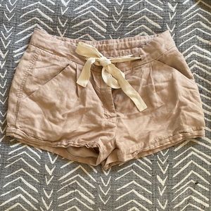 Aritzia Wilfred Linen blend shorts